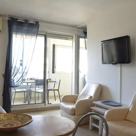 Cap D'agde: Appt 2 Pieces Cabine, 6 Couchages, Proche Plage, Loggia, Parking - Fr-1-249-127 Agde