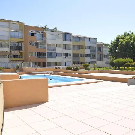 Apartment Cap D'agde: Appt 2 Pieces Cabine, 6 Couchages, Proche Plage, Loggia, Parking - Fr-1-249-127 Agde