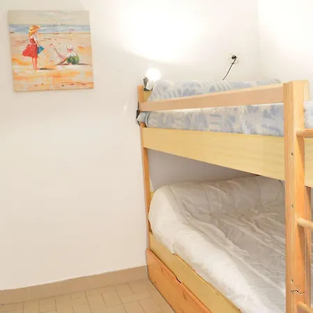 Cap D'agde: Appt 2 Pieces Cabine, 6 Couchages, Proche Plage, Loggia, Parking - Fr-1-249-127 *