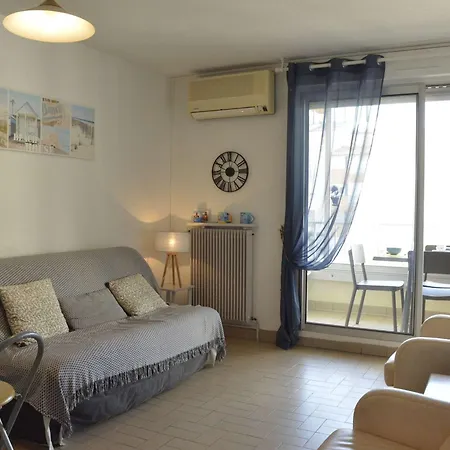 Cap D'agde: Appt 2 Pieces Cabine, 6 Couchages, Proche Plage, Loggia, Parking - Fr-1-249-127 Apartment